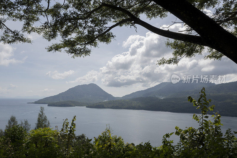 Sea ​​with Mountains - Stock Photo